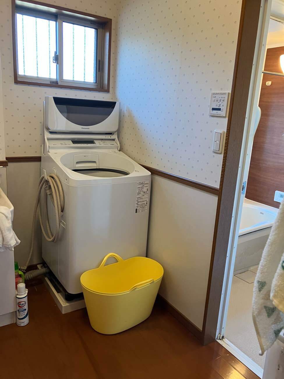 脱衣場(洗濯機側)ビフォー