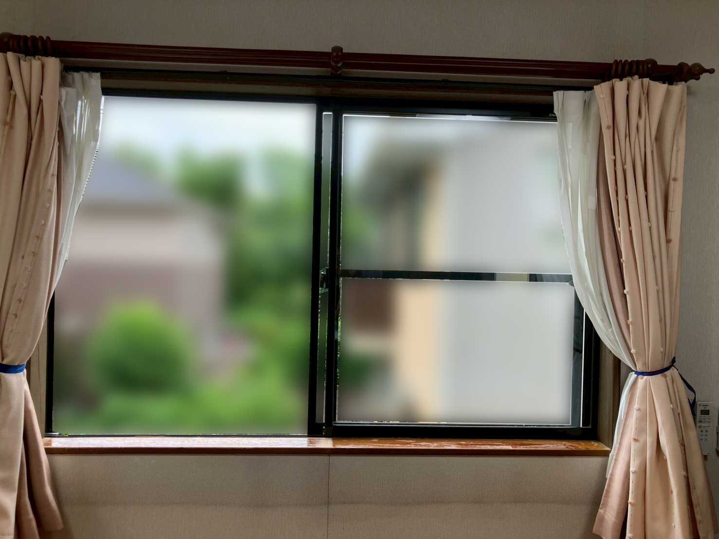 寝室腰窓 ビフォー