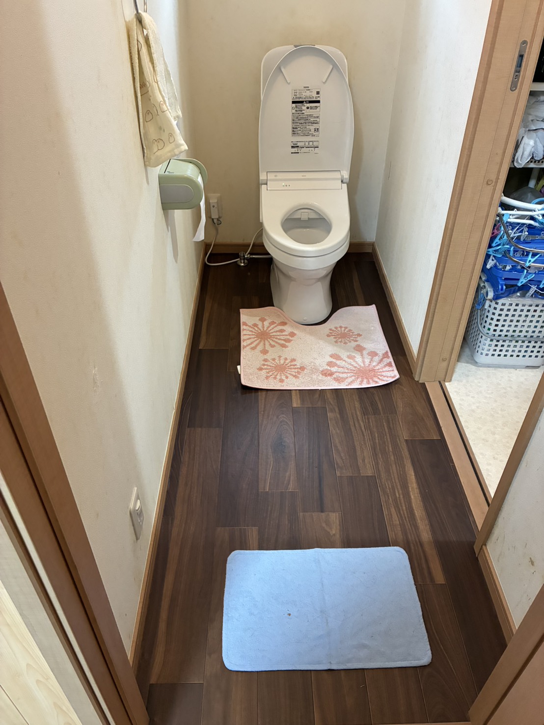トイレ アフター(入口から見た室内)
