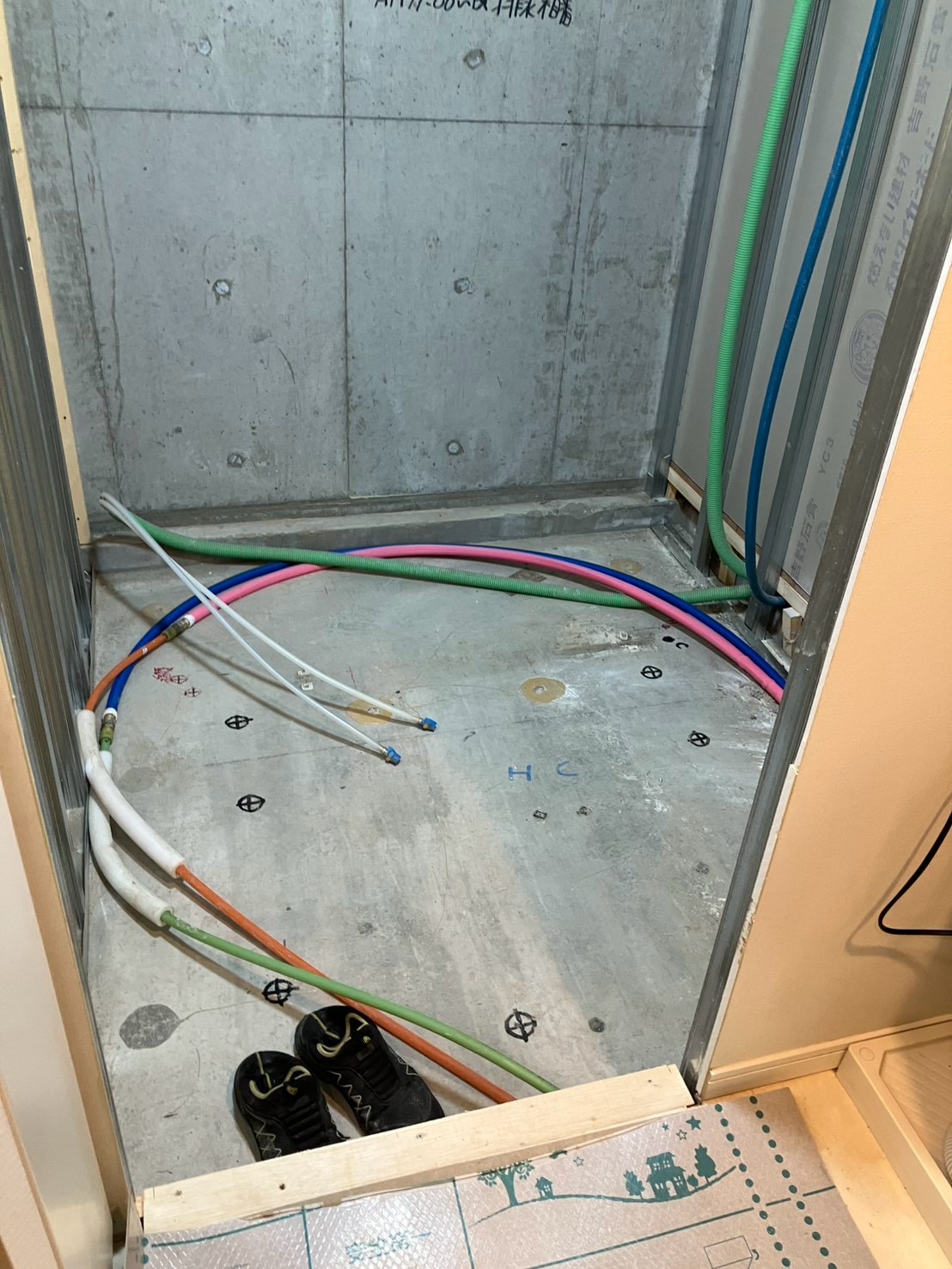 浴室 施工中（解体後のコンクリート躯体）