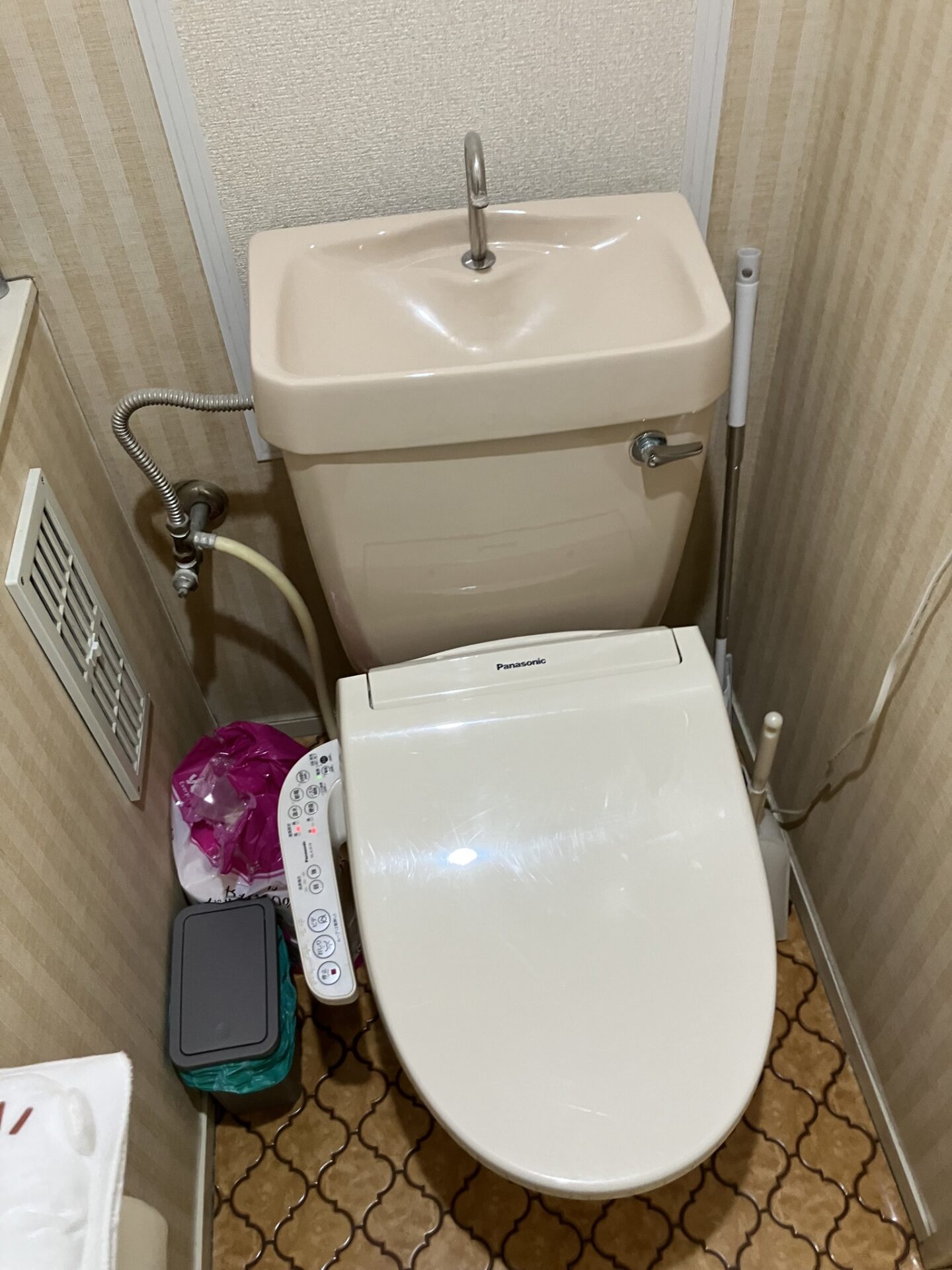 トイレ ビフォー(長年お使いになった便器)
