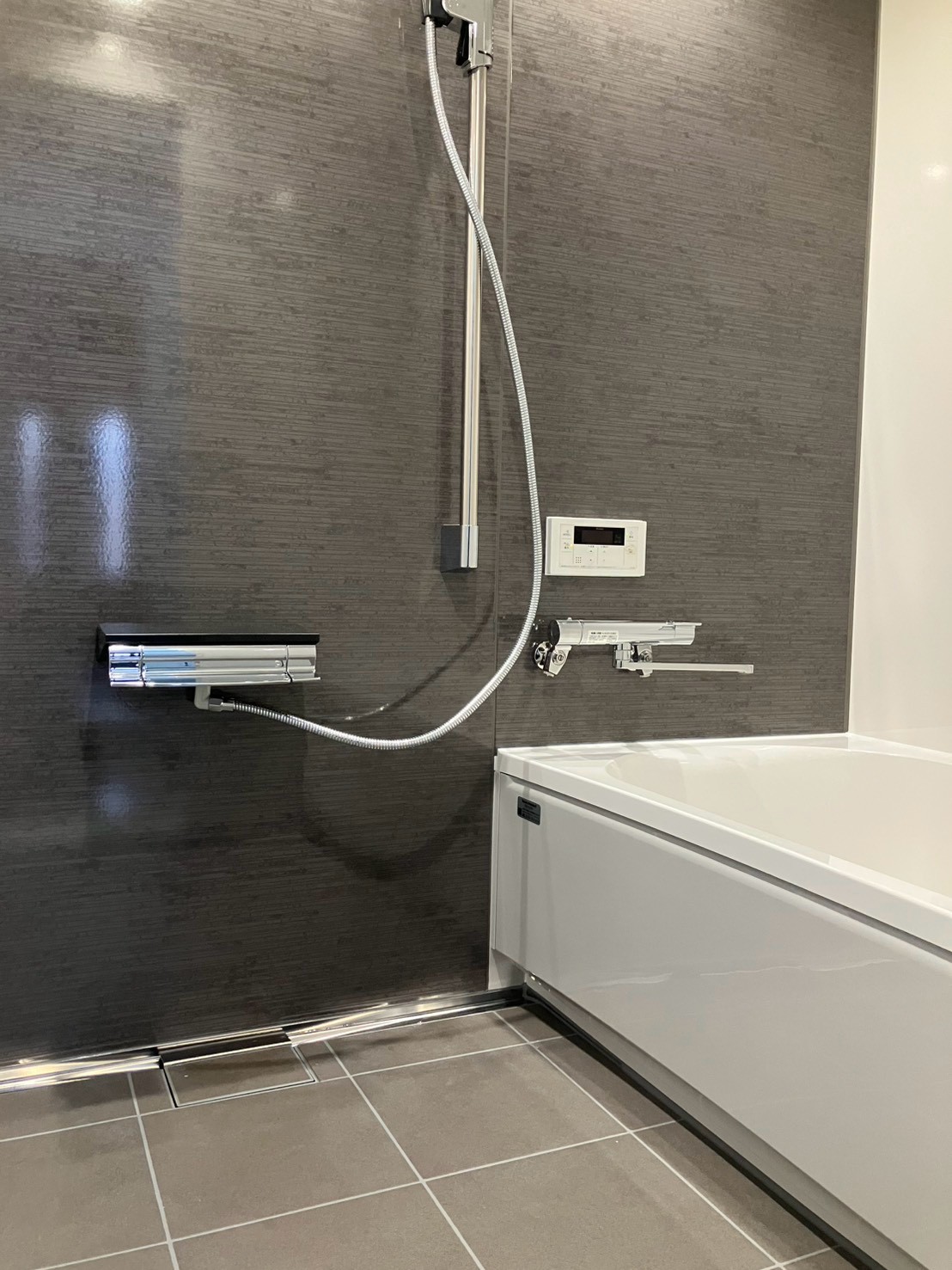 改装後の浴室全体